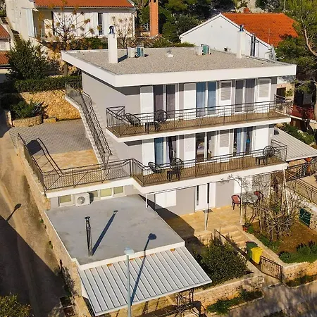 Laurel Lejlighed Tisno