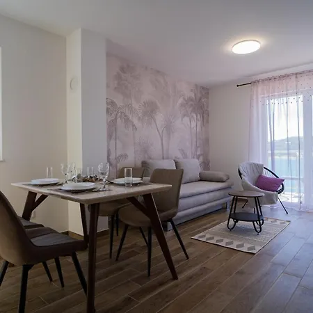 Apartment Laurel Tisno