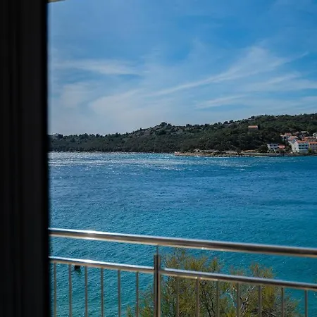 Laurel Lejlighed Tisno